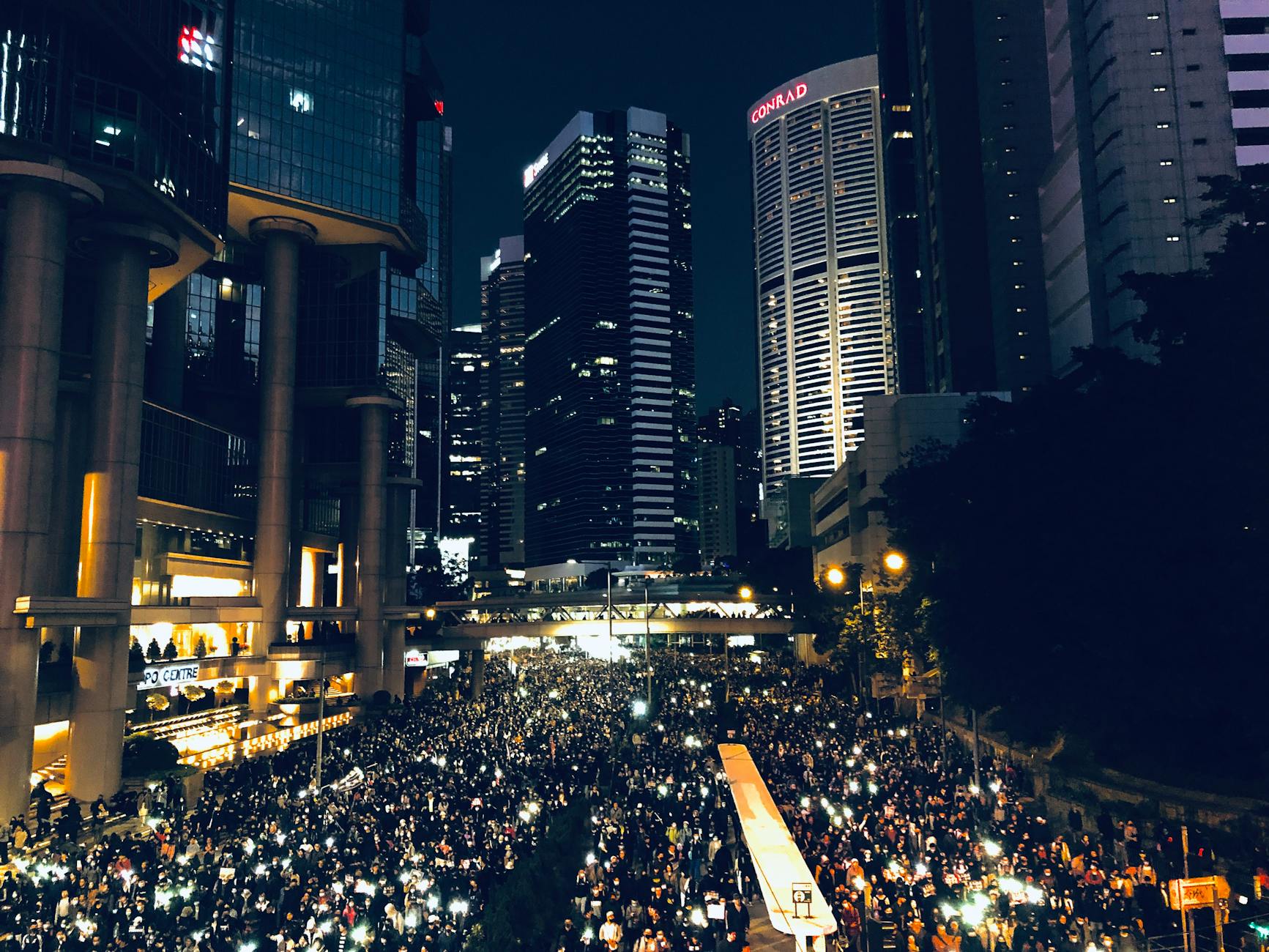 移居香港税务居民身份 + 内地税务居民认定冲突