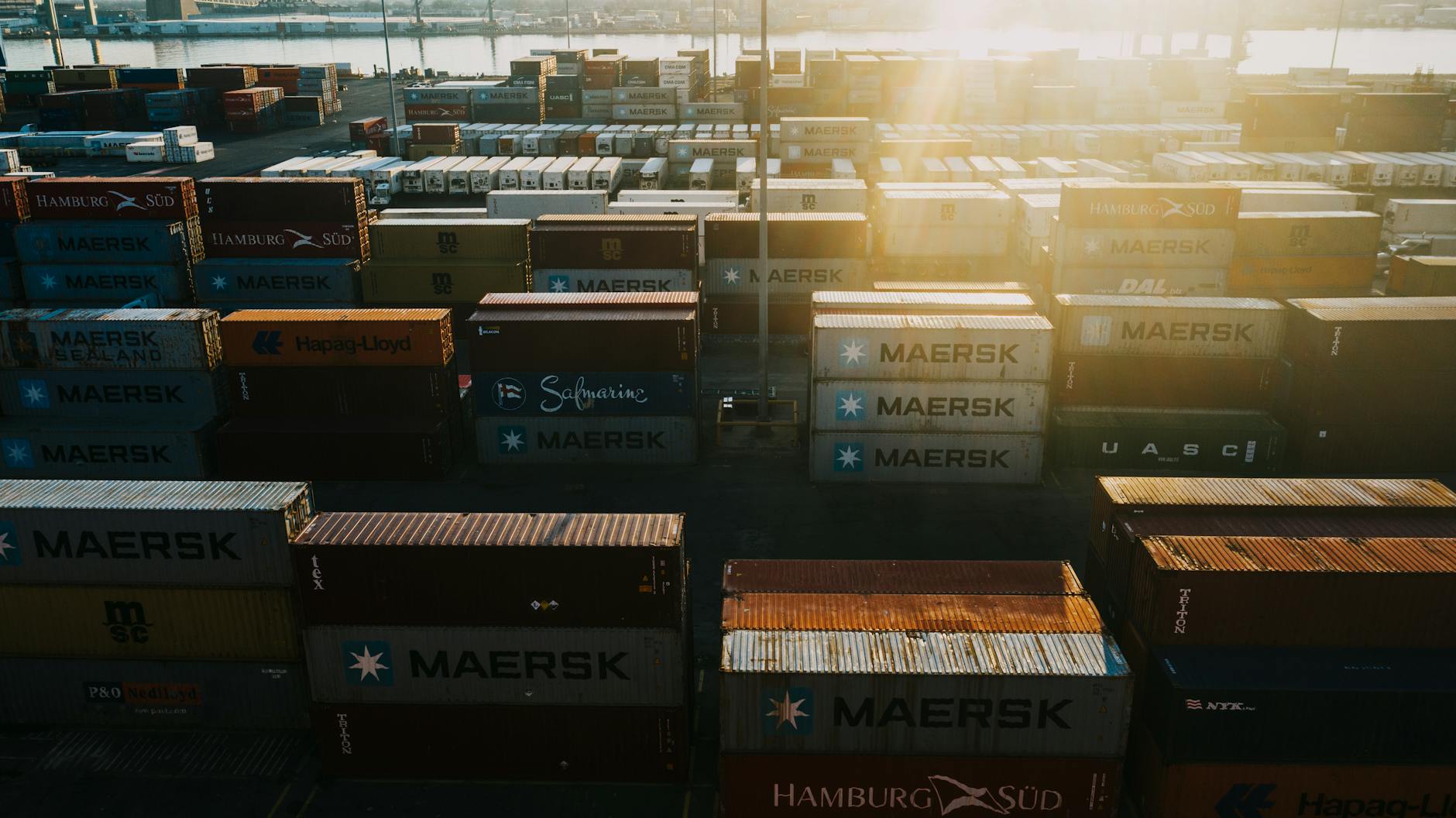 Định cư Úc 2026: Ngành logistics có cần điểm EOI thấp nhất?