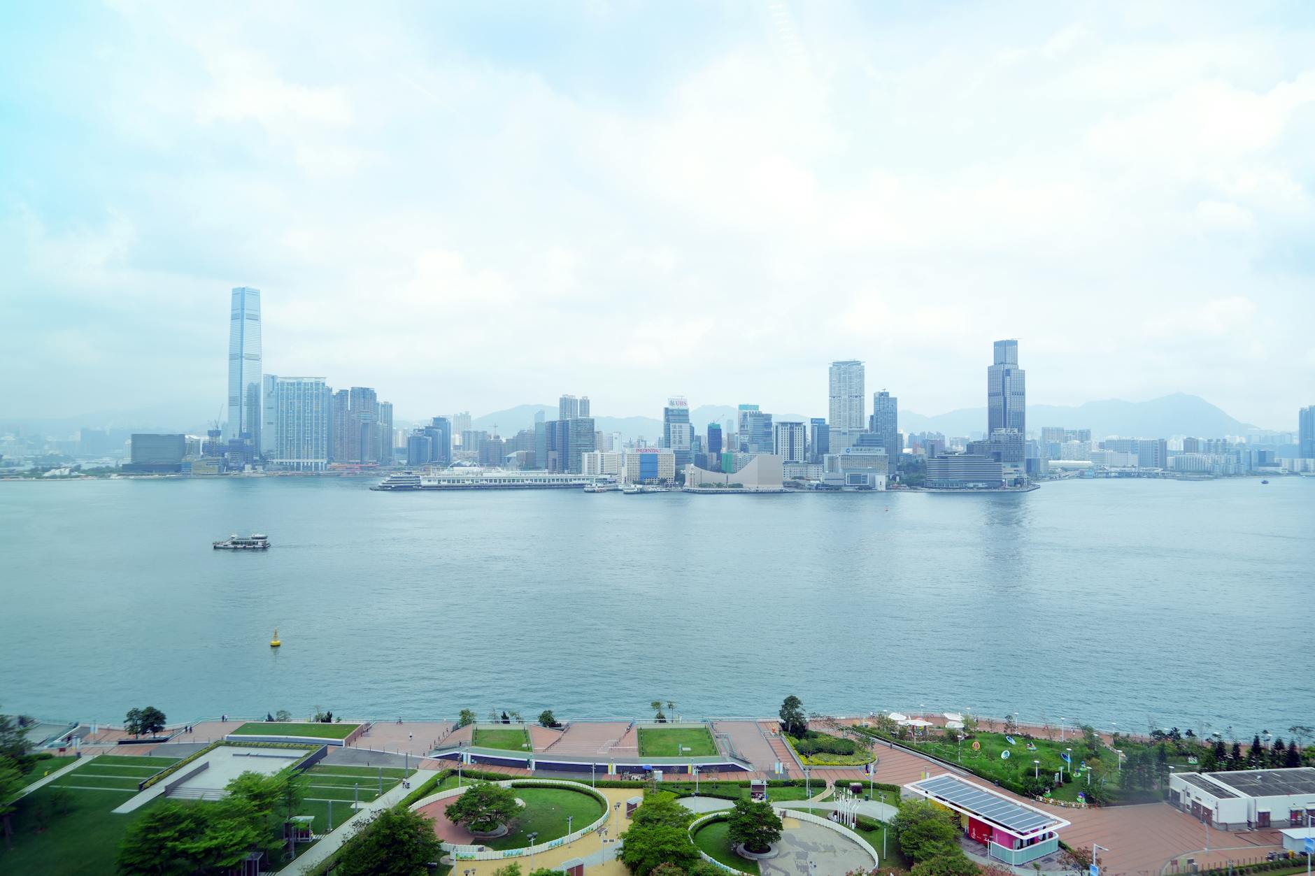 2026 香港 DSE 考生海外升學:英國 UCAS vs 澳洲 UAC 對比