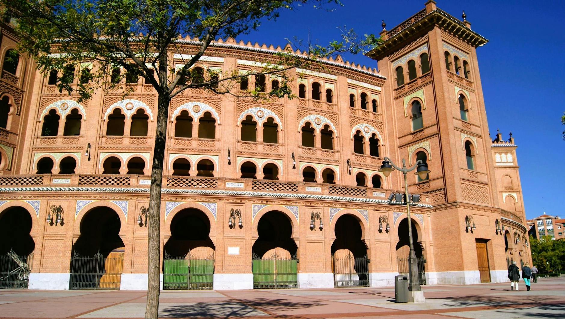 2026: Vale a pena estudar na Espanha? Custos e vistos