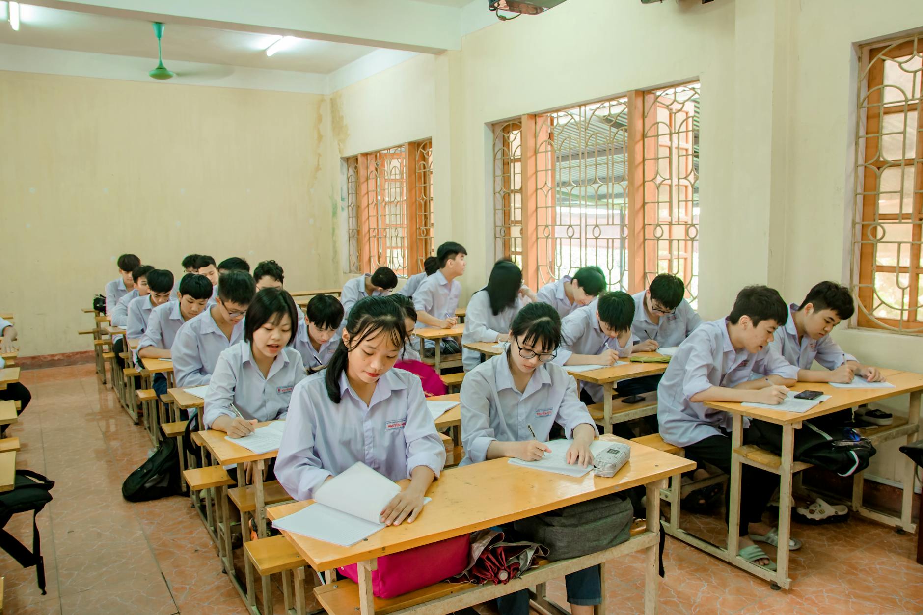 Phí đăng ký thi PTE Academic 2026 tại Úc bao nhiêu?