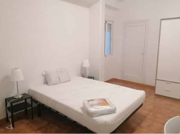 Poeta Cabanyes 14 Entresuelo Izquierdo — student accommodation in Barcelona