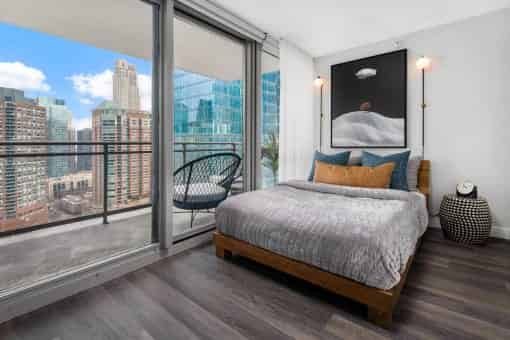 Shoreham and Tides — student accommodation in Chicago, United States