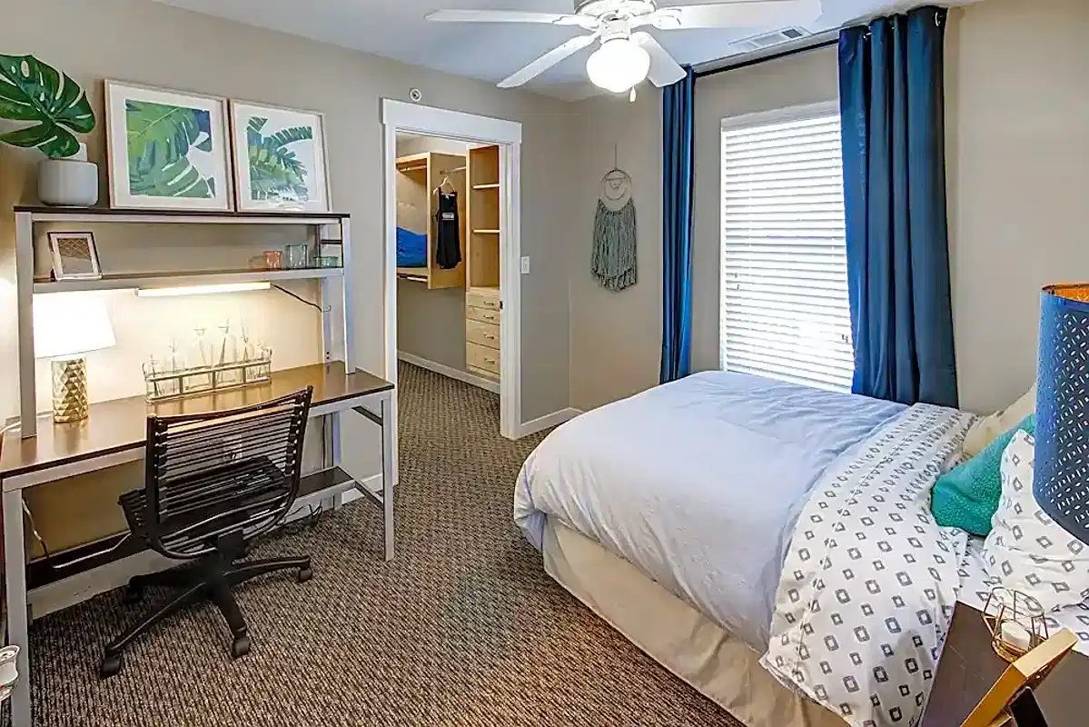 Uptown East Apartments — student accommodation in Valparaiso, United States